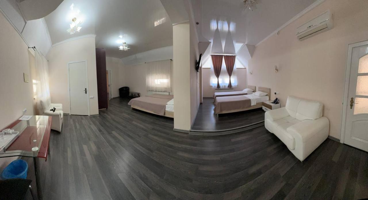 Star Rent Hotel Chisinau Exterior photo