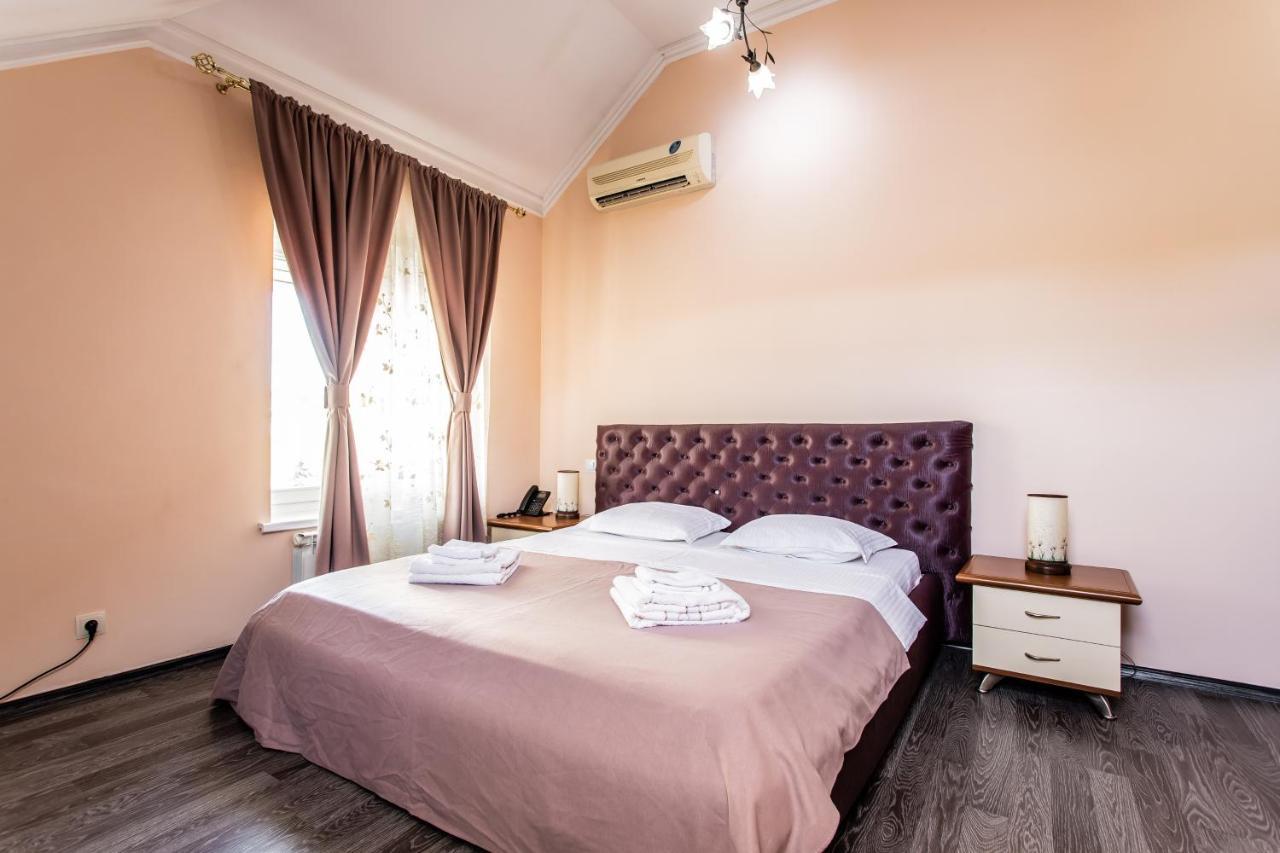 Star Rent Hotel Chisinau Exterior photo