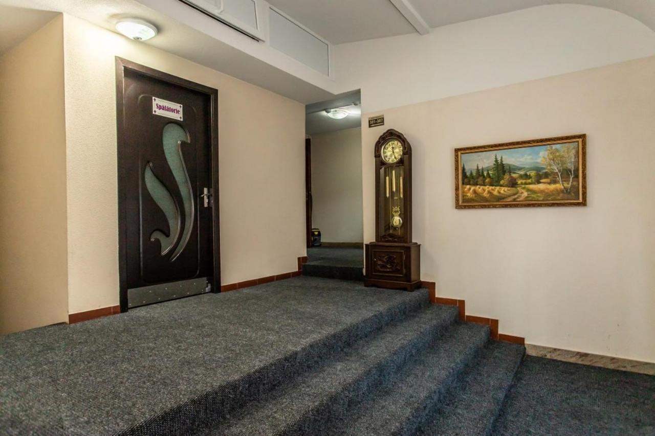 Star Rent Hotel Chisinau Exterior photo