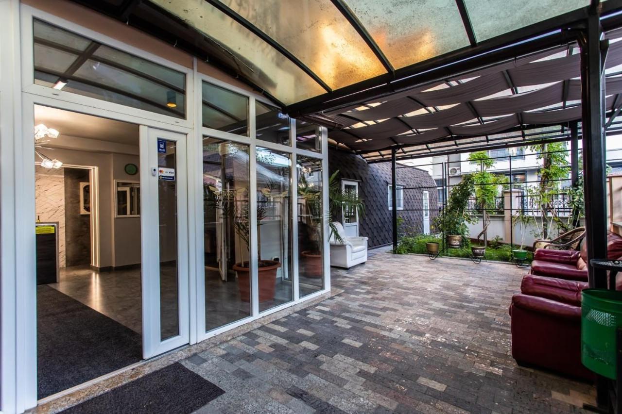 Star Rent Hotel Chisinau Exterior photo